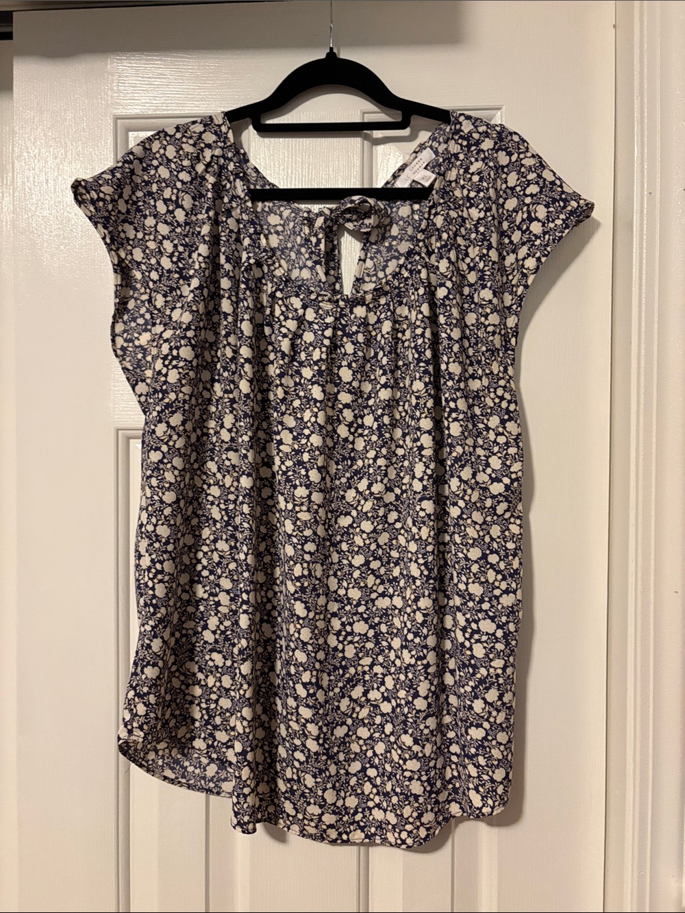 LC Lauren Conrad Navy and Cream Floral Tie-Neck Cap Sleeve Blouse